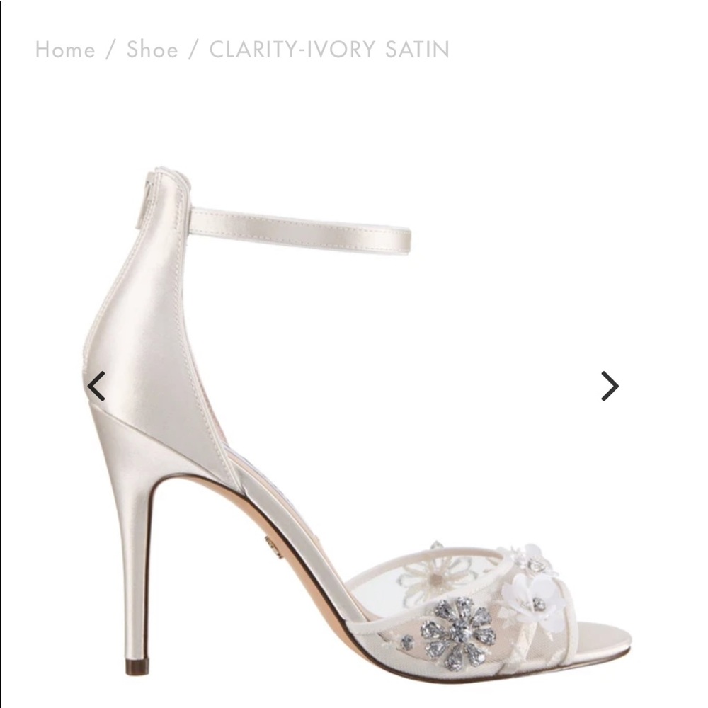 Nina Clarity Shoes in Ivory. Brand new in box. Size 9